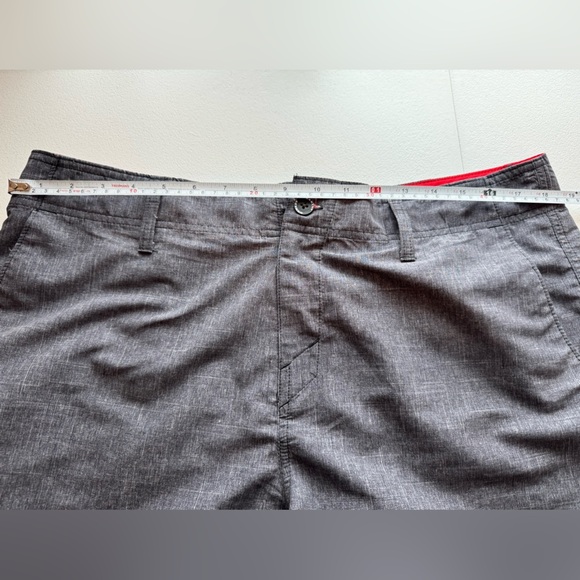 Men’s Oakley Hybrid Swim Shorts Size 36 - Picture 4 of 7